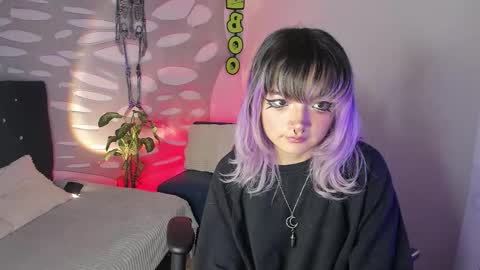 Snapshot of ravencollen chatting on 20, 10, 2025 ravencollen online show from 20, 10, 2025