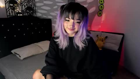 Snapshot of ravencollen chatting on 23, 10, 2025 ravencollen online show from 23, 10, 2025