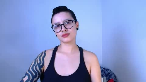 Snapshot of ravendarkness_ chatting on 5, 5, 2026 ravendarkness_ online show from 5, 5, 2026