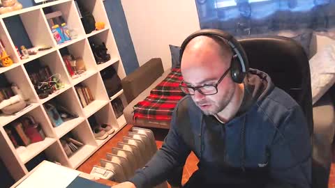 ravingr3d3 online show from 27, 2, 2025