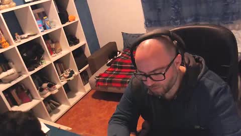 ravingr3d3 online show from 27, 2, 2025