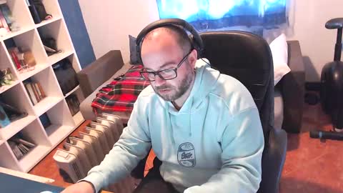 ravingr3d3 online show from 10, 3, 2025