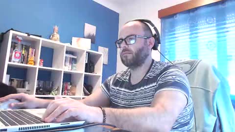 ravingr3d3 online show from 12, 3, 2025