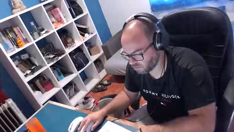 ravingr3d3 online show from 23, 9, 2025