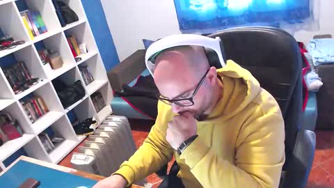 Snapshot of ravingr3d3 chatting on 19, 12, 2025 ravingr3d3 online show from 19, 12, 2025