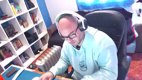 Snapshot of ravingr3d3 chatting on 22, 12, 2025 ravingr3d3 online show from 22, 12, 2025