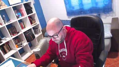 ravingr3d3 online show from 6, 3, 2026