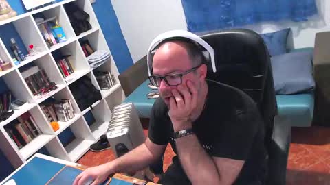 ravingr3d3 online show from 4, 4, 2026