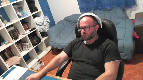 ravingr3d3 online show from 17, 5, 2026