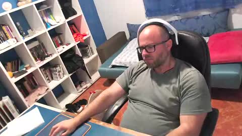 ravingr3d3 online show from 31, 5, 2026