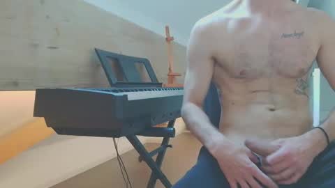 Snapshot of rawfrench chatting on 5, 12, 2025 rawfrench online show from 5, 12, 2025