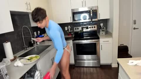 Snapshot of rawr_itsben chatting on 18, 12, 2024 Its Ben online show from 18, 12, 2024