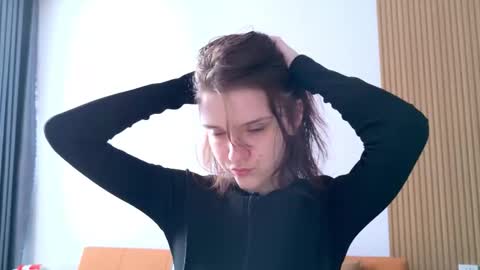 Snapshot of ray_lol chatting on 28, 11, 2025 Ray-Ray online show from 28, 11, 2025