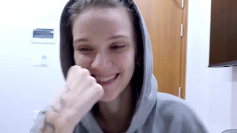 Snapshot of ray_lol chatting on 10, 2, 2026 Ray-Ray online show from 10, 2, 2026