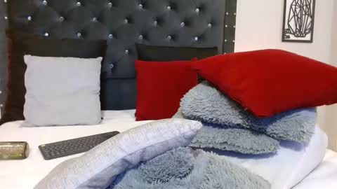 Snapshot of ray_weed chatting on 8, 2, 2025 Ray online show from 8, 2, 2025