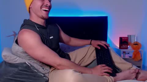 Snapshot of ray_weed chatting on 30, 10, 2025 Ray online show from 30, 10, 2025