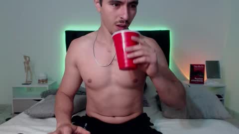 Snapshot of ray_weed chatting on 10, 11, 2025 Ray online show from 10, 11, 2025