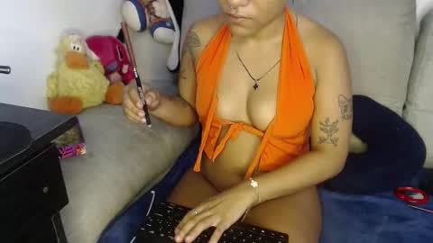 Snapshot of raycatt chatting on 26, 11, 2025 Ray online show from 26, 11, 2025