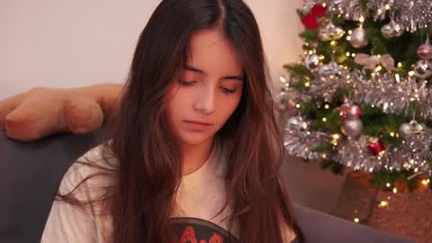 Raychell Black  online show from 2, 1, 2025