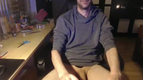 Snapshot of raymann8 chatting on 15, 2, 2025 Ray online show from 15, 2, 2025