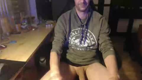 Snapshot of raymann8 chatting on 22, 2, 2025 Ray online show from 22, 2, 2025