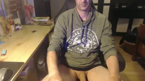 Snapshot of raymann8 chatting on 25, 9, 2025 Ray online show from 25, 9, 2025