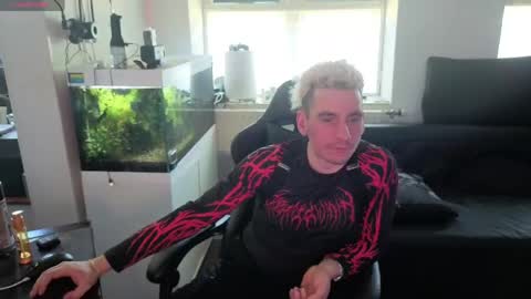 Rayzel online show from 30, 5, 2026