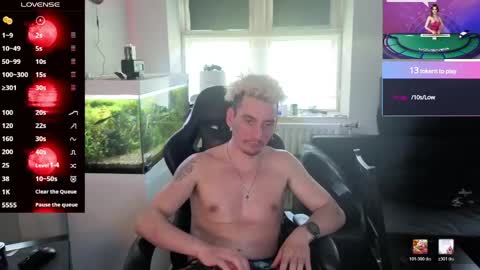 Rayzel White online show from 4, 6, 2026