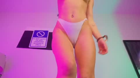 Snapshot of reallilygrace chatting on 22, 12, 2024 Lily Grace online show from 22, 12, 2024