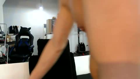 Snapshot of reallyman7 chatting on 11, 11, 2025 Ask me online show from 11, 11, 2025