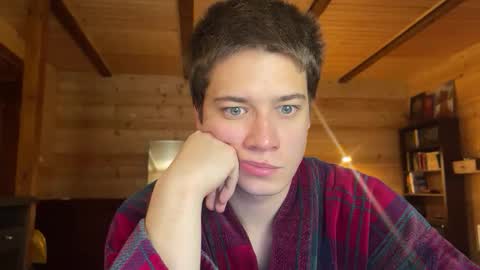 Snapshot of realsupermichael chatting on 18, 10, 2025 AliceEve online show from 18, 10, 2025