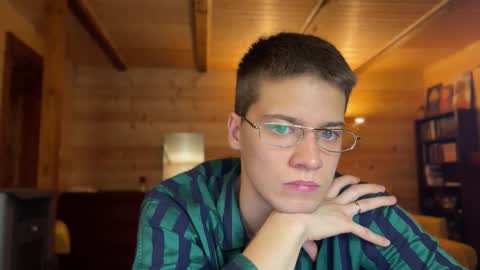 Snapshot of realsupermichael chatting on 23, 10, 2025 AliceEve online show from 23, 10, 2025