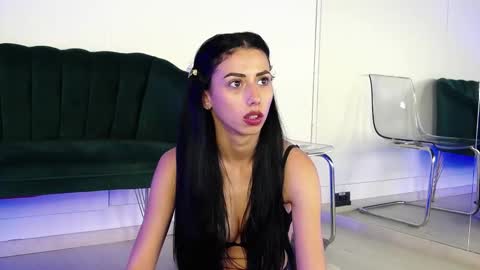 Snapshot of rebbeccaray chatting on 26, 11, 2025 rebbeccaray online show from 26, 11, 2025