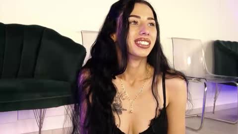 Snapshot of rebbeccaray chatting on 17, 12, 2025 rebbeccaray online show from 17, 12, 2025