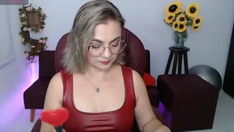 Snapshot of rebeca_milf chatting on 24, 4, 2026 REBECA online show from 24, 4, 2026