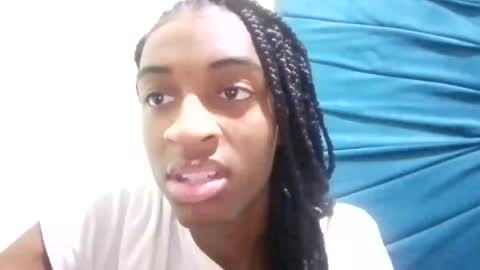 Snapshot of rebecca23278 chatting on 5, 5, 2026 Tu mami Rebecca online show from 5, 5, 2026