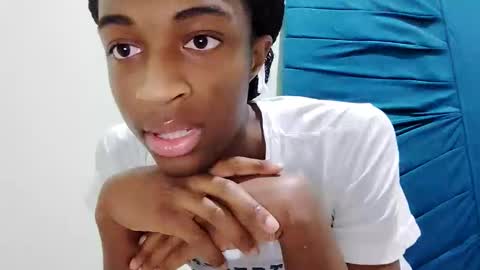 Snapshot of rebecca23278 chatting on 9, 5, 2026 Tu mami Rebecca online show from 9, 5, 2026