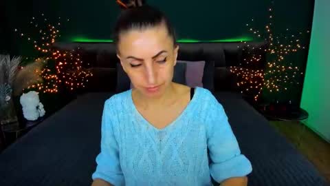 rebecca_diamonds online show from 17, 11, 2025