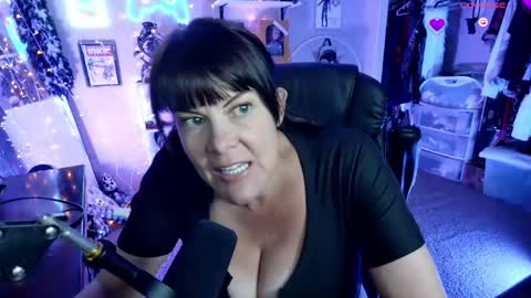 Rebecca Love online show from 28, 5, 2026