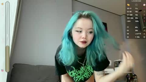 Rebecca Nikson online show from 15, 4, 2026