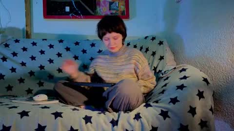 Snapshot of reborn_elf chatting on 19, 10, 2025 Lara online show from 19, 10, 2025