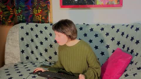 Snapshot of reborn_elf chatting on 22, 10, 2025 Lara online show from 22, 10, 2025