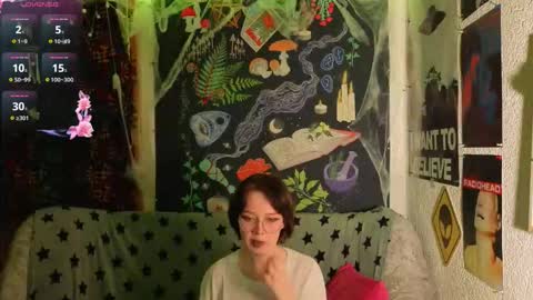 Snapshot of reborn_elf chatting on 28, 11, 2025 Lara online show from 28, 11, 2025