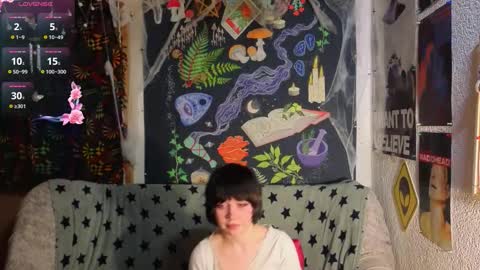 Snapshot of reborn_elf chatting on 17, 12, 2025 Lara online show from 17, 12, 2025