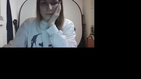 Keely KeKe Kiwi online show from 8, 11, 2025