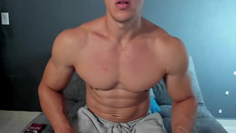 Snapshot of recce_taylor4 chatting on 25, 1, 2025 twitter REECET26 instagram RECCETAYLOR online show from 25, 1, 2025