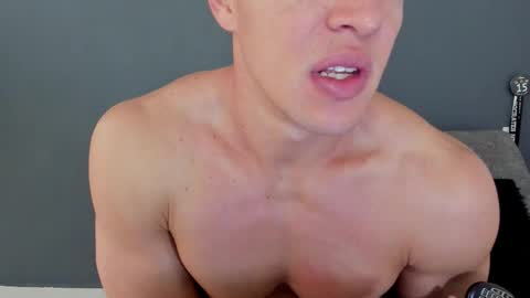 Snapshot of recce_taylor4 chatting on 29, 10, 2025 twitter REECET26 instagram RECCETAYLOR online show from 29, 10, 2025