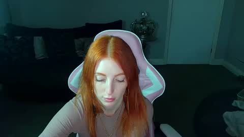 Snapshot of red_firesquirt chatting on 22, 1, 2025 Red - online show from 22, 1, 2025