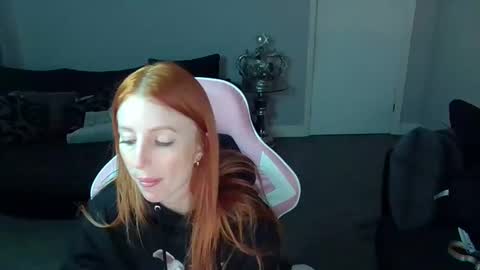 Snapshot of red_firesquirt chatting on 5, 3, 2025 Red - online show from 5, 3, 2025