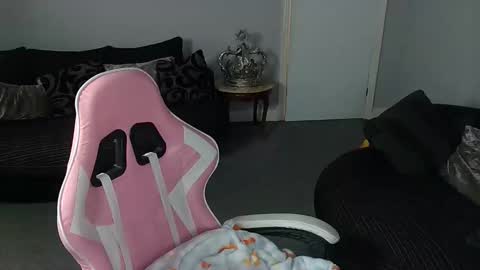 Red -  online show from 26, 3, 2026